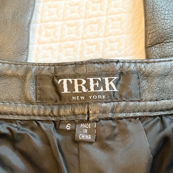 Trek New York Black Leather Boot Cut Raw Edge Pants Size 6 (Tall) - Picture 12 of 13